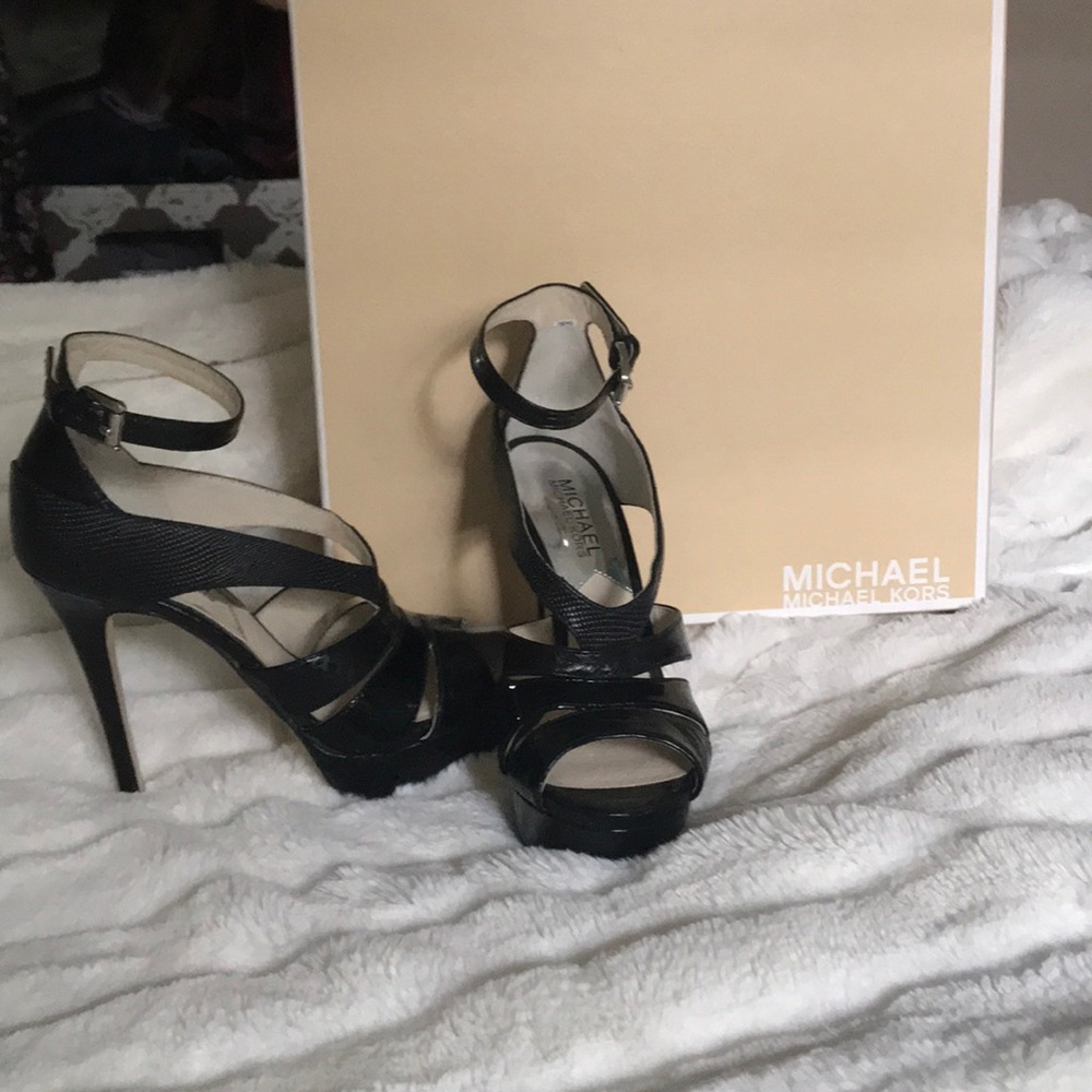 High heel sandals 5 1/2